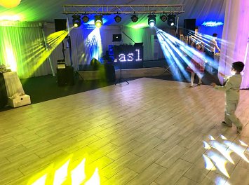 Dj Ionut Mocanu si soliste Nunta Bacau