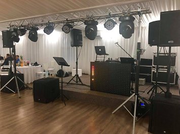 Dj Ionut Mocanu si soliste Nunta Bacau